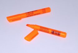 zvýrazňovač oranžový 2206